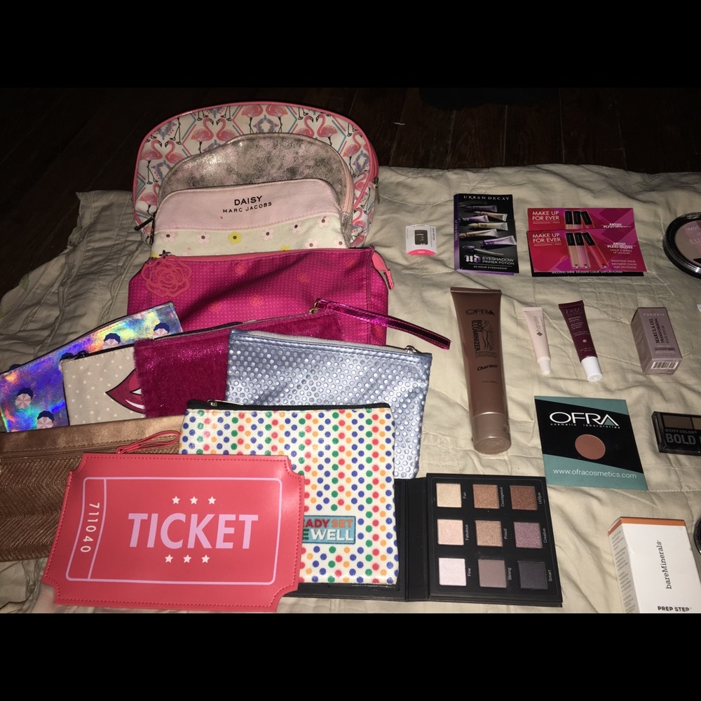 BEAUTY BOX! 40+ ITEMS!! ( comes w/11 makeup bags!)